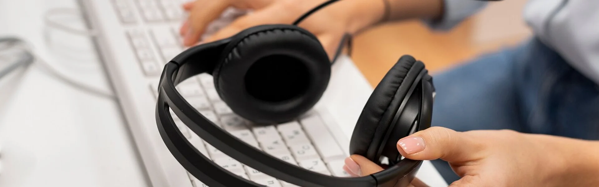 https://www.fushanpaper.com/wp-content/uploads/2025/09/contact_banner_bg.webp